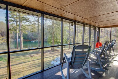 Lakefront Cabin at Lake Hartwell