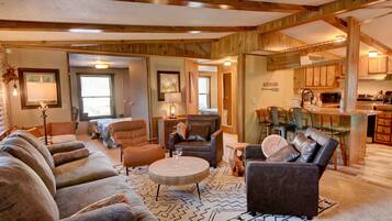 Een smart-tv en een open haard