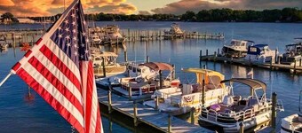 Colonial Beach Cottage, 7 minutes walk to beach!