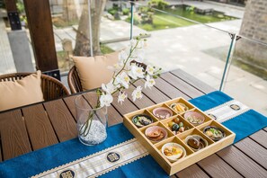 View from property - Blossom Hill Hotel Nanjing Laomendong Zhuqueli (Nanjing)