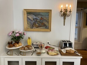 Free daily full breakfast 