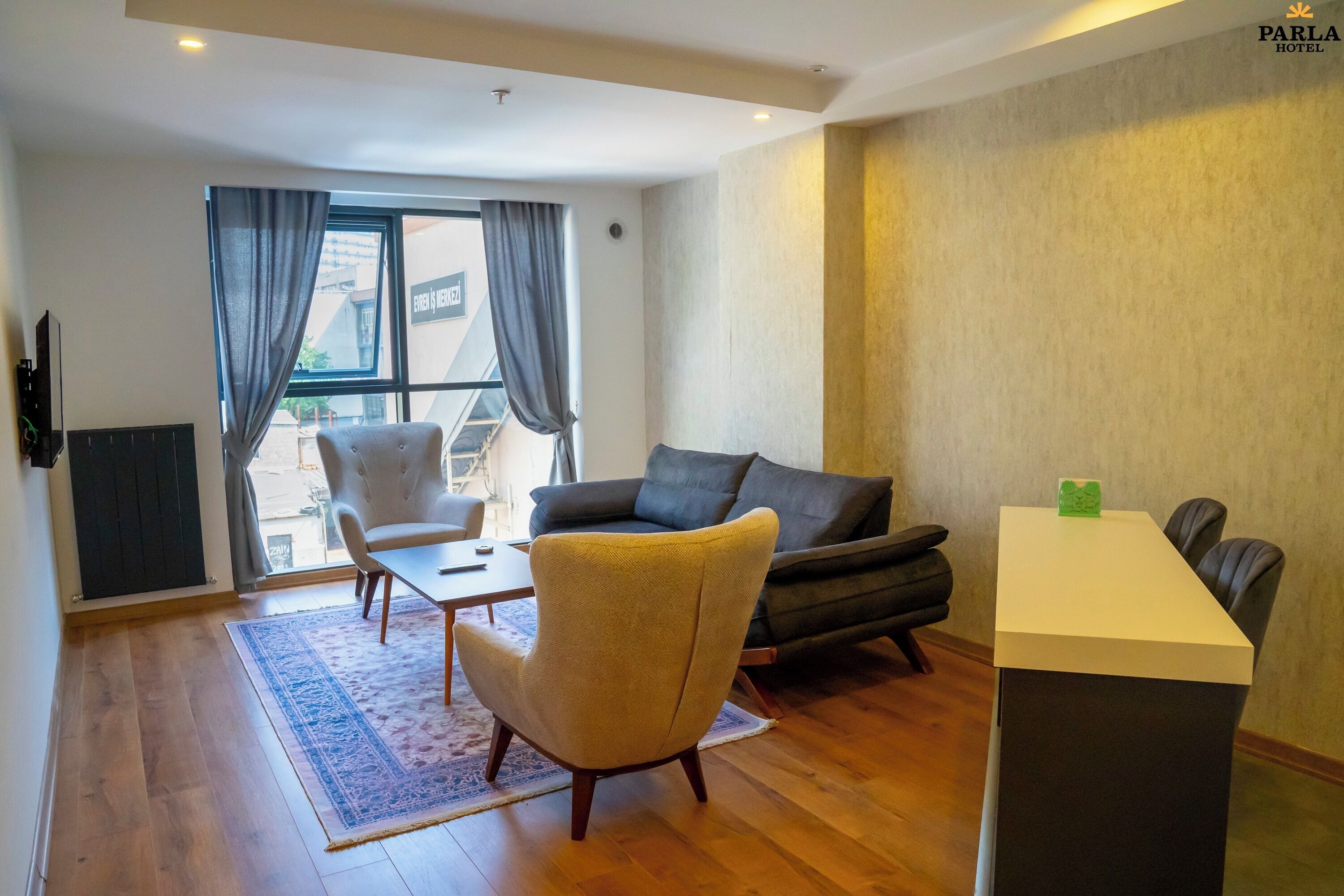 Deluxe Suite | Ruang tamu | TV Pintar, Netflix, filem tayangan pertama, filem berbayar 