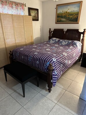 1 chambre, bureau, accès à Internet, literie fournie