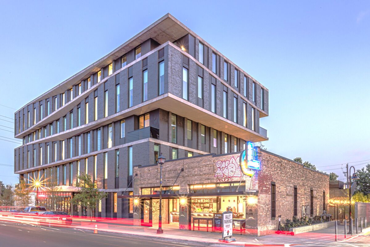 Ideal Mix of Comfort and Value! City View, Minutes to Austin Museum of Art