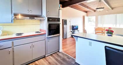 Comfy 2BR 1Bath Apartment near HWY580-80