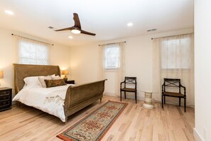4 Schlafzimmer, Bügeleisen/Bügelbrett, Bettwäsche