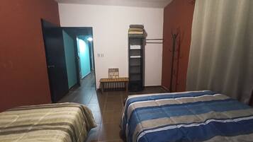 5 bedrooms, WiFi, bed sheets