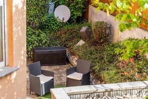 Terrace/patio - Apartment 'Ribeiro Tesouro' with Wi-Fi (Friesenheim)