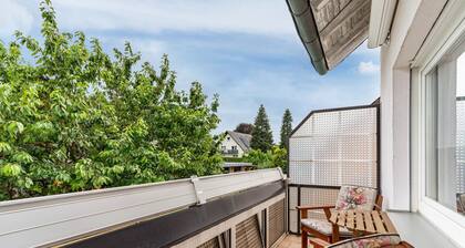 Ferienwohnung 'Sonnenschein' mit Bergblick, Balkon und WLAN