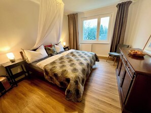 1 bedroom, free WiFi, bed sheets