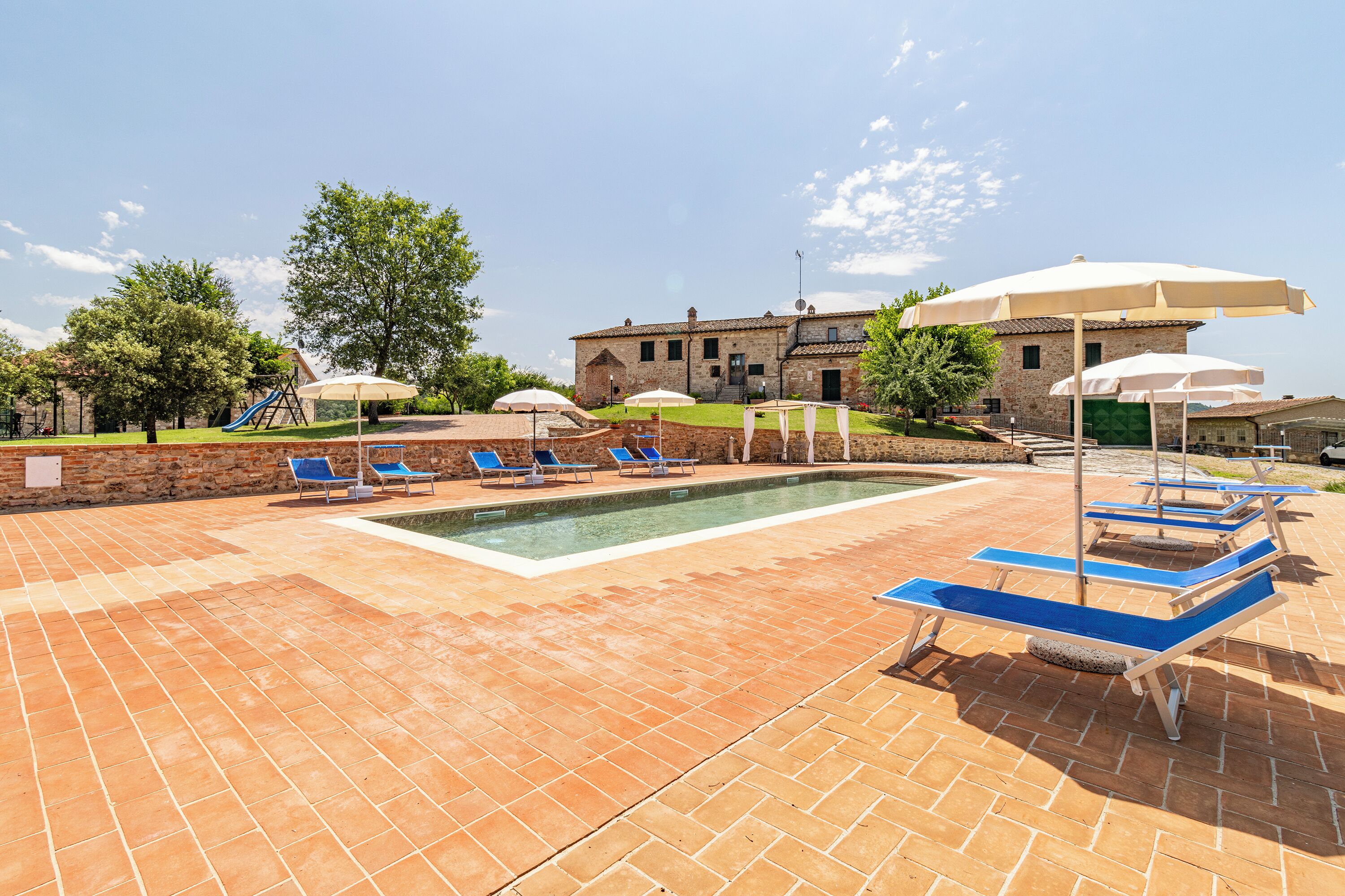 Appartamento Girasole Shared Pool, Asciano, Italy