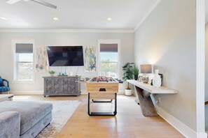 Fernseher, Tischfußball