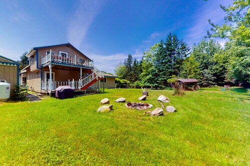 Historic apartment close to outdoor recreation with a deck, gazebo, & work desk