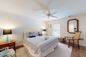 6 bedrooms, internet, bed sheets, wheelchair access