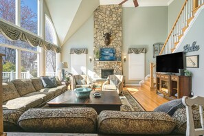 TV, fireplace, foosball - Large lakefront home on the best part of the lake – spacious with stunning views (Bumpass)