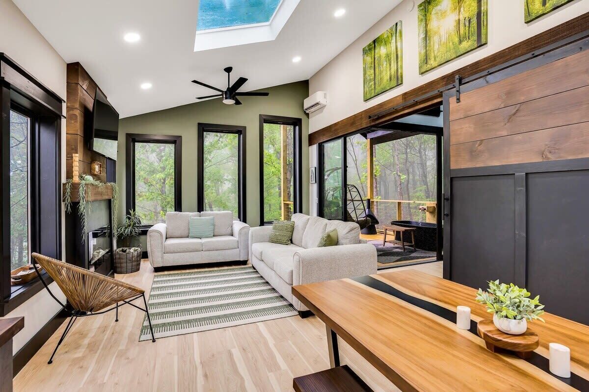 Fernseher, Kamin, Arbeitsbereiche