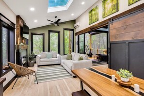 TV, fireplace, offices