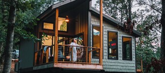 Summer Breeze at Willow Treehouse -Treetop Escapes