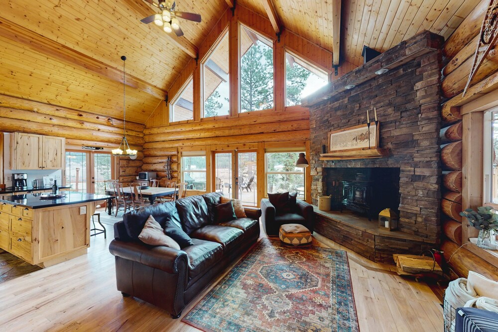 Inviting dog-friendly cabin with mountain view, hot tub, & central AC