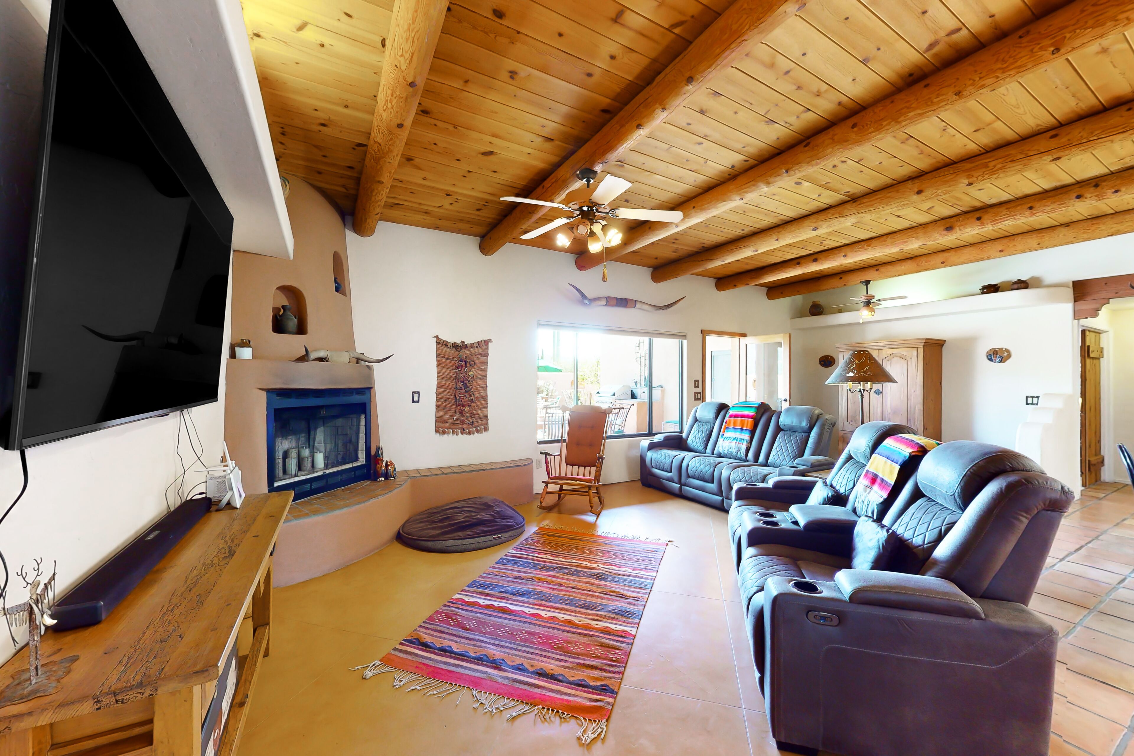 Incredible mountain view dog-friendly home with pool, full kitchen, grill, & TV