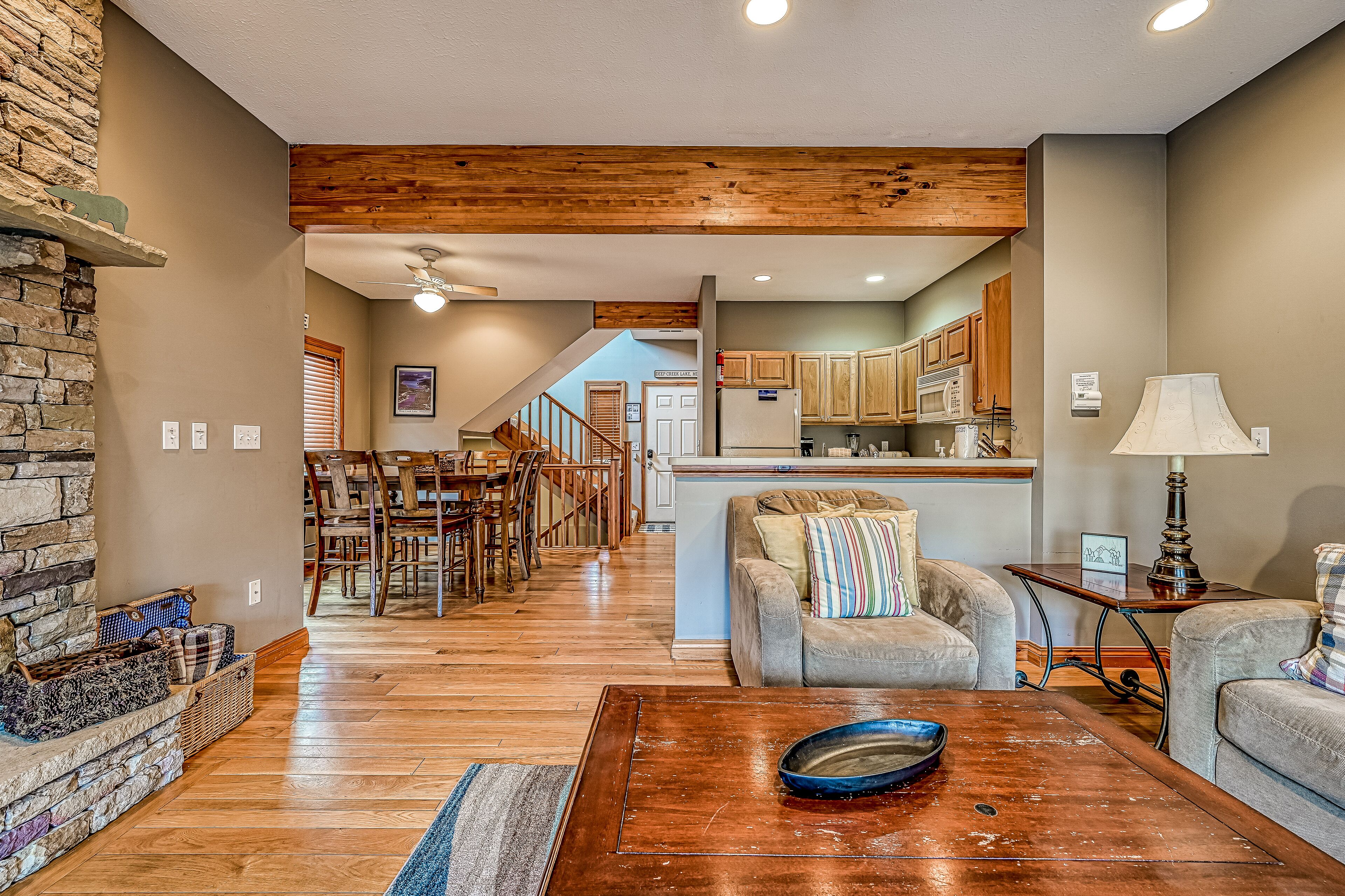 Spacious townhome with balconies, hot tub, pool table, & fireplace