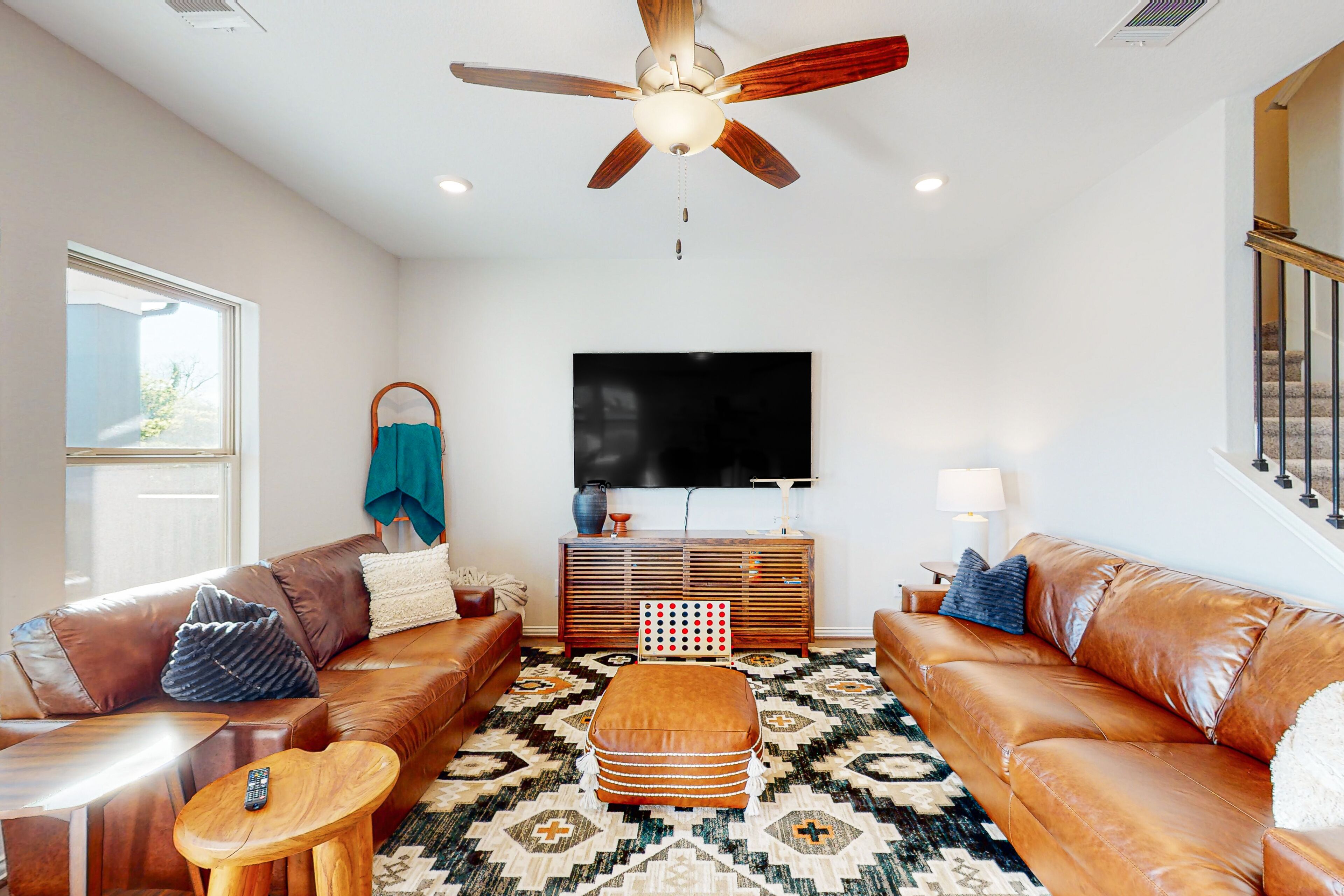 Bayfront home with beautiful water views, yard & balconies - walk into town