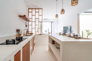 Fridge, stovetop, electric kettle, cookware/dishes/utensils - Casa Bella Villa by Betterplace (Kerobokan)