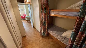 Iron/ironing board, free WiFi