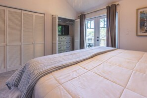 3 室のベッドルーム、デスク、アイロン / アイロン台、WiFi (無料)