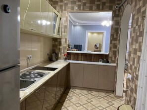 Full-size fridge, oven, stovetop, griddle - Home For You (Tbilisi)