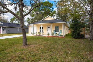 Exterior - Fire pit, Pet Friendly, Only 1 Mile to Beach, 4 Miles to Historic Downtown, $300 in Free Tickets! (St. Augustine)