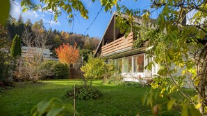 Unclassified image, 2 of 45, button - Luxury apartment with terrace and garden free parking smart TV etc (St. Gallen)