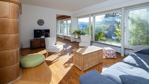 Unclassified image, 3 of 45, button - Luxury apartment with terrace and garden free parking smart TV etc (St. Gallen)