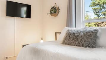 3 Schlafzimmer, Schreibtisch, Bügeleisen/Bügelbrett, Reisekinderbett