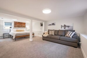 Smart TV, fireplace, books, offices