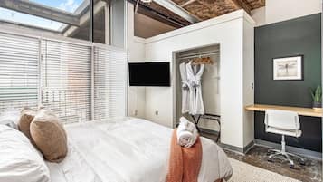 2 habitaciones, escritorio, tabla de planchar con plancha y wifi