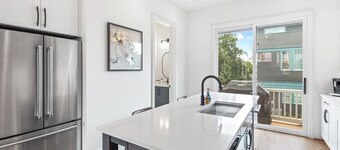 King Bed | Private Garage |Your Summerhill Escape