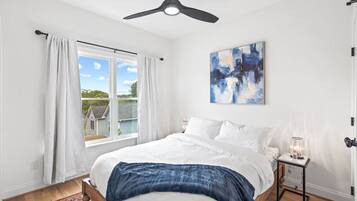 2 habitaciones, tabla de planchar con plancha, cuna de viaje y wifi