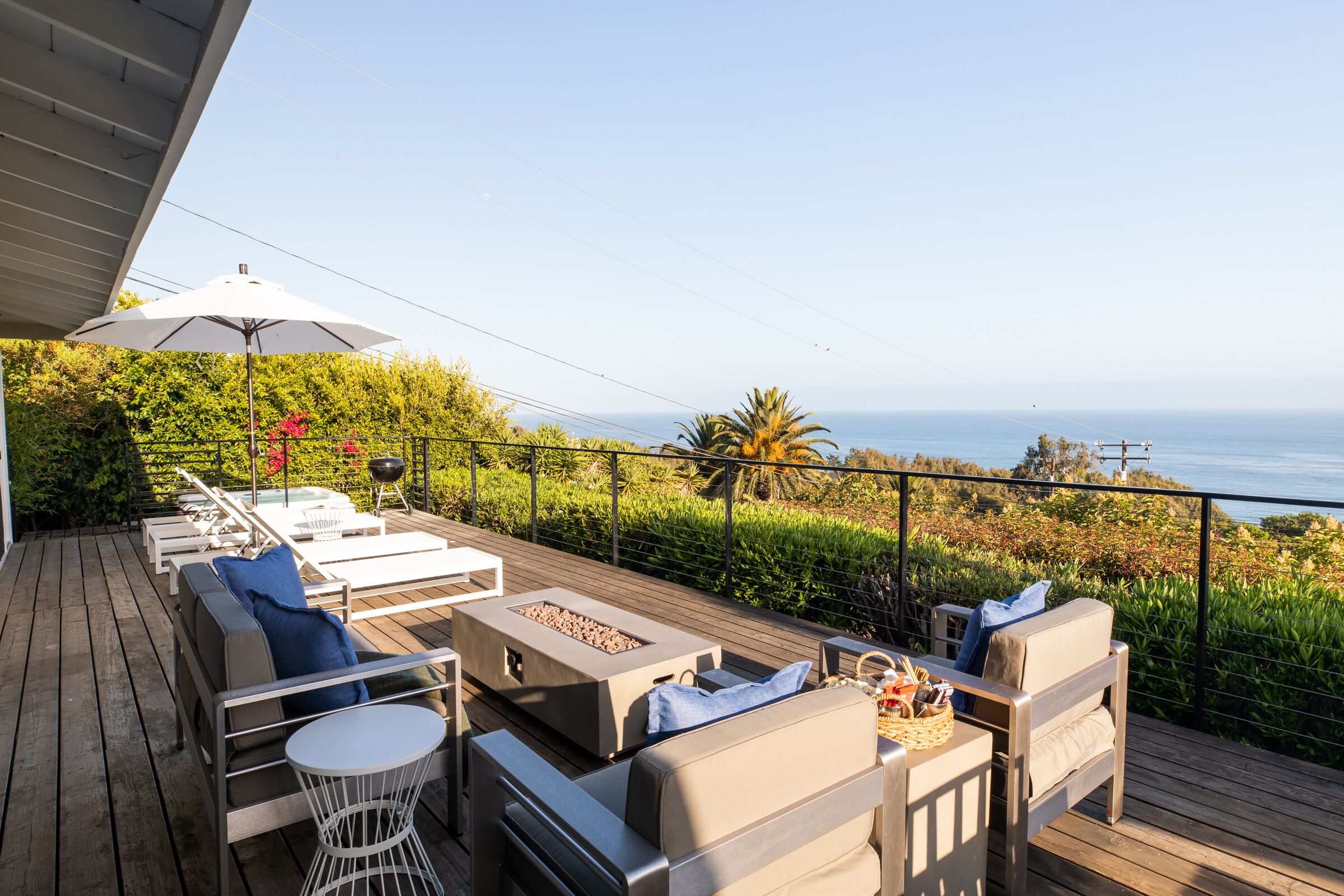 Bluff by AvantStay | Gorgeous Malibu Getaway w/Hot Tub & Spectacular Ocean Views