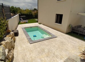 Outdoor pool, a heated pool - Quiet villa with pool between sea and river (Vailhauquès)