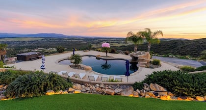 Colina by AvantStay | Private Mountain Top Oasis w/ Pool, Hot Tub, Putting Green