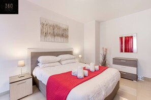 Desk, iron/ironing board, travel crib, free WiFi - Stunning 3BR w/Country View Apartment in M`Scalak (Wied il-Għajn)