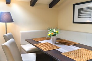 Dining - Apartment in Seefeld near Rosshütte Ski Resort (Seefeld in Tirol)