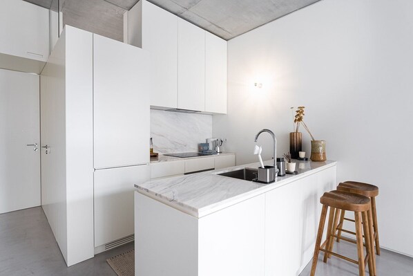 Fridge, oven, dishwasher, coffee/tea maker - GuestReady - The Modern Silveira (Porto)