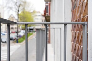 Balcony - GuestReady - The Modern Silveira (Porto)