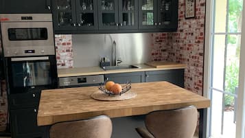 Micro-ondes, four, plaque de cuisson, lave-vaisselle