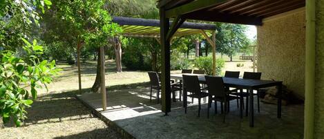 Outdoor dining