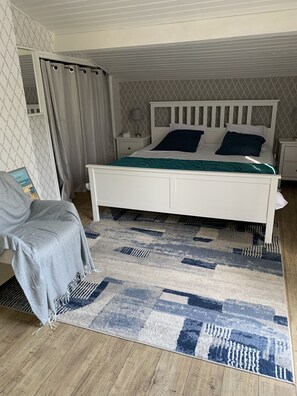 4 chambres, bureau, accĂšs au Wi-Fi (inclus), literie fournie