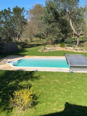 Outdoor pool - Family home 5mn from town center - 20mn from the ocean (Lesparre-Médoc)