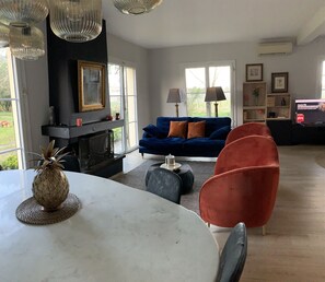 TV, books, printers - Family home 5mn from town center - 20mn from the ocean (Lesparre-Médoc)